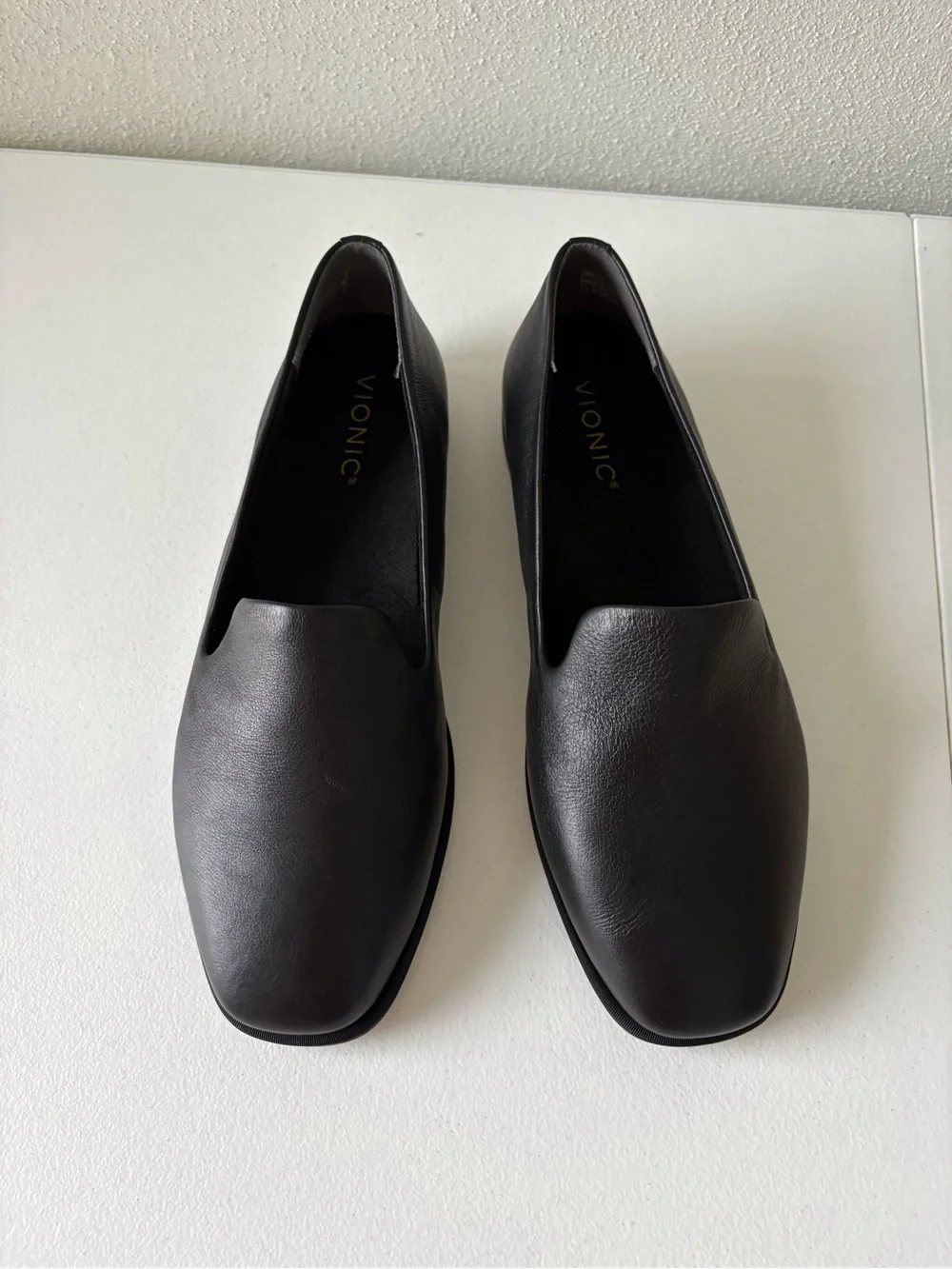 Vionic Willa‎ 2.0  9 Wide Black Leather Comfort Flats Arch Support Casual Office